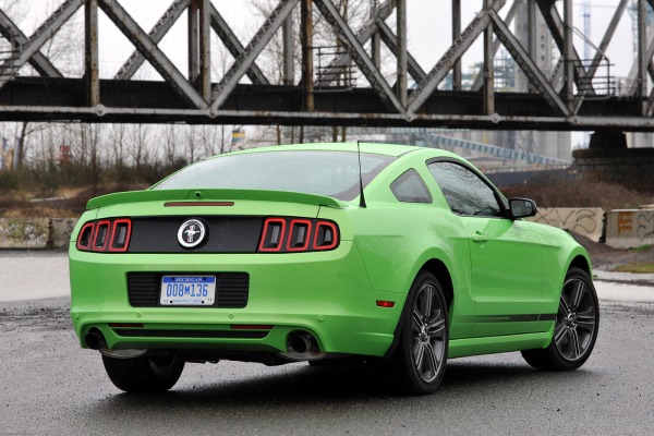 2013_ford_mustang_r34_carbuying_510131_600