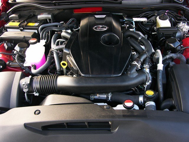 IS200t F Sport engine